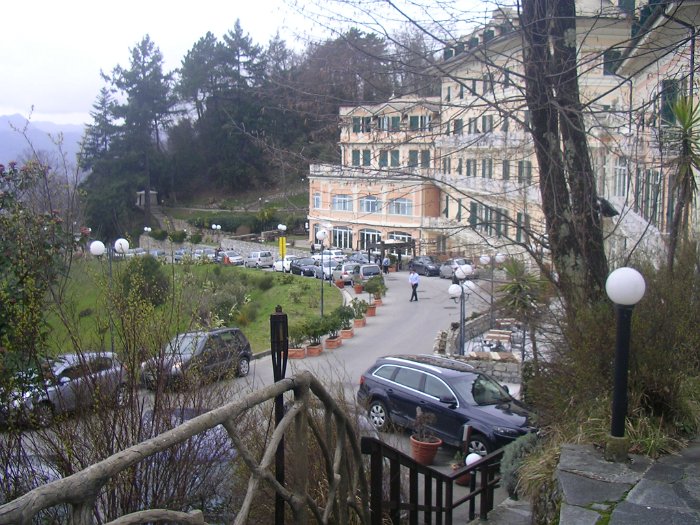2010022801
