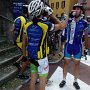 Si brinda e si continua